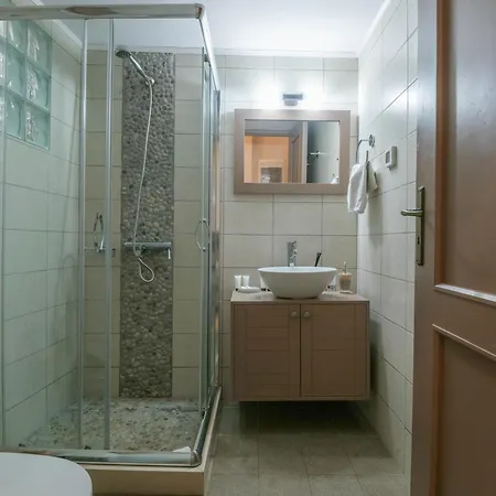 Plaka On The Water First Floor Apartment *